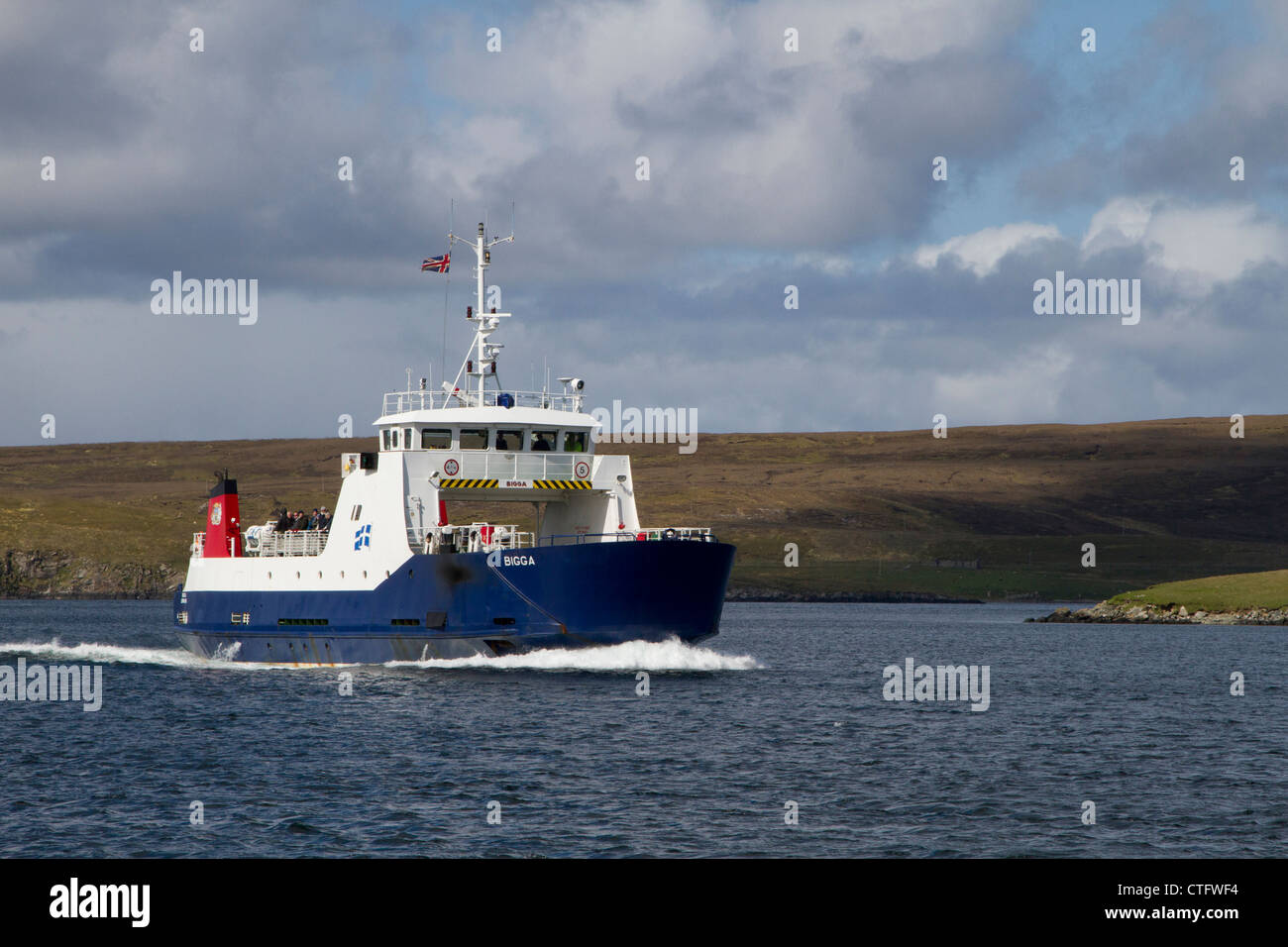 Inter Island Ferry 'Bigga' serventi Unst, gridare e Fetlar nelle isole Shetland Foto Stock