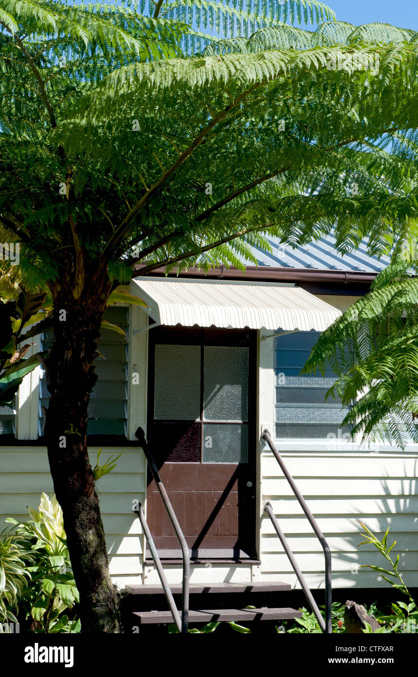 Dettaglio di un tradizionale Queensland home dei tropici del Lontano Nord in Gordonvale, Australia Foto Stock