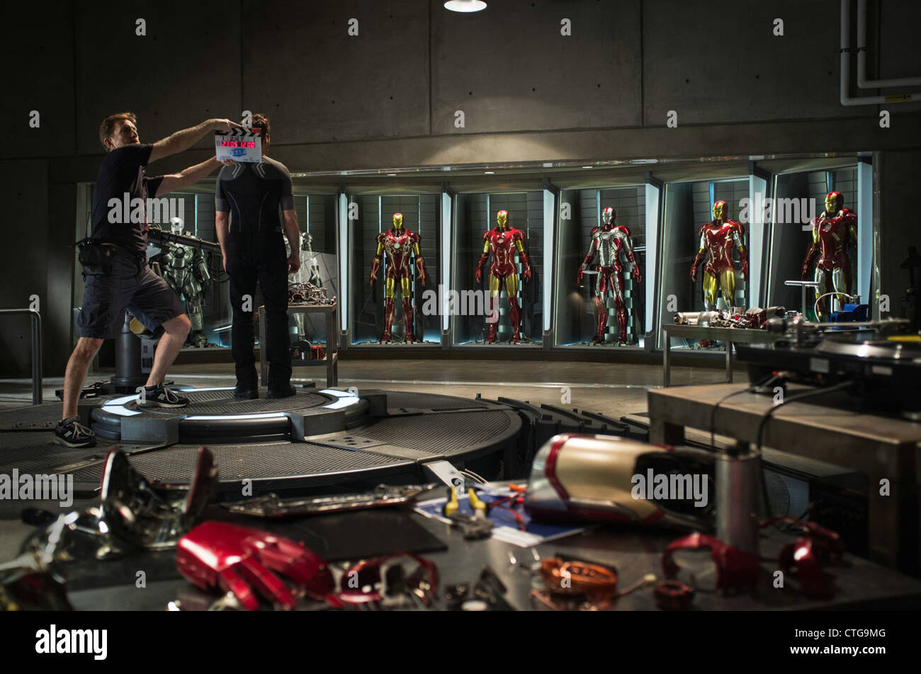 IRON MAN 3 (2013)(insorgenza) Robert Downey Jr. SHANE NERO (DIR) 001 COLLEZIONE MOVIESTORE LTD Foto Stock