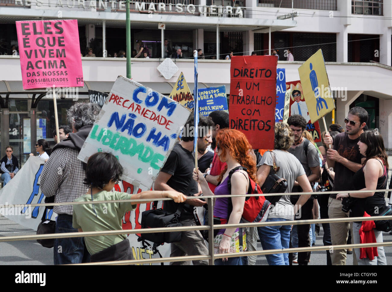 1 maggio - Giorno della festa dei lavoratori manifestazione di Lisbona, Portogallo. Prima del mese di marzo. Foto Stock