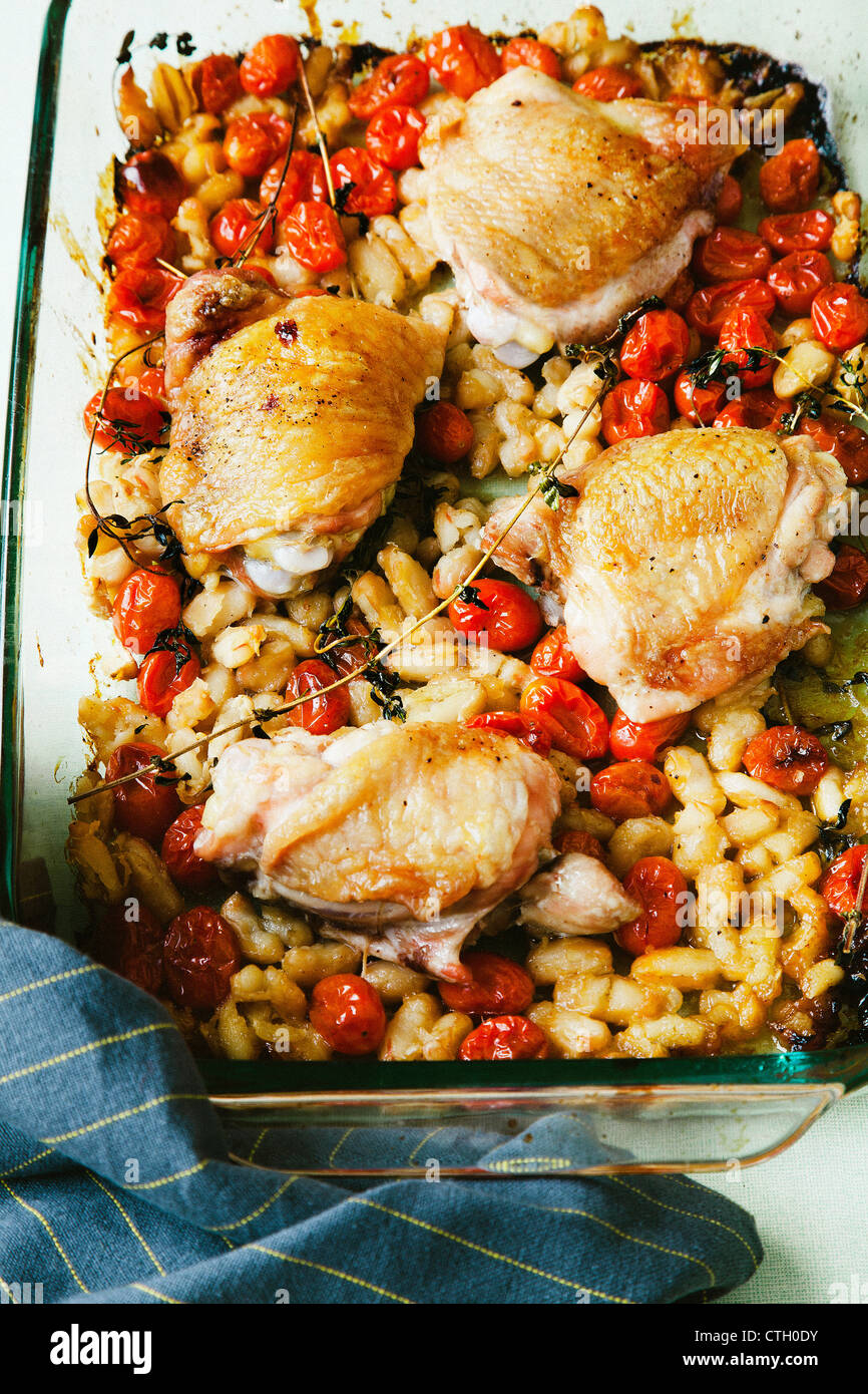 Il pollo cotto in casseruola Foto Stock