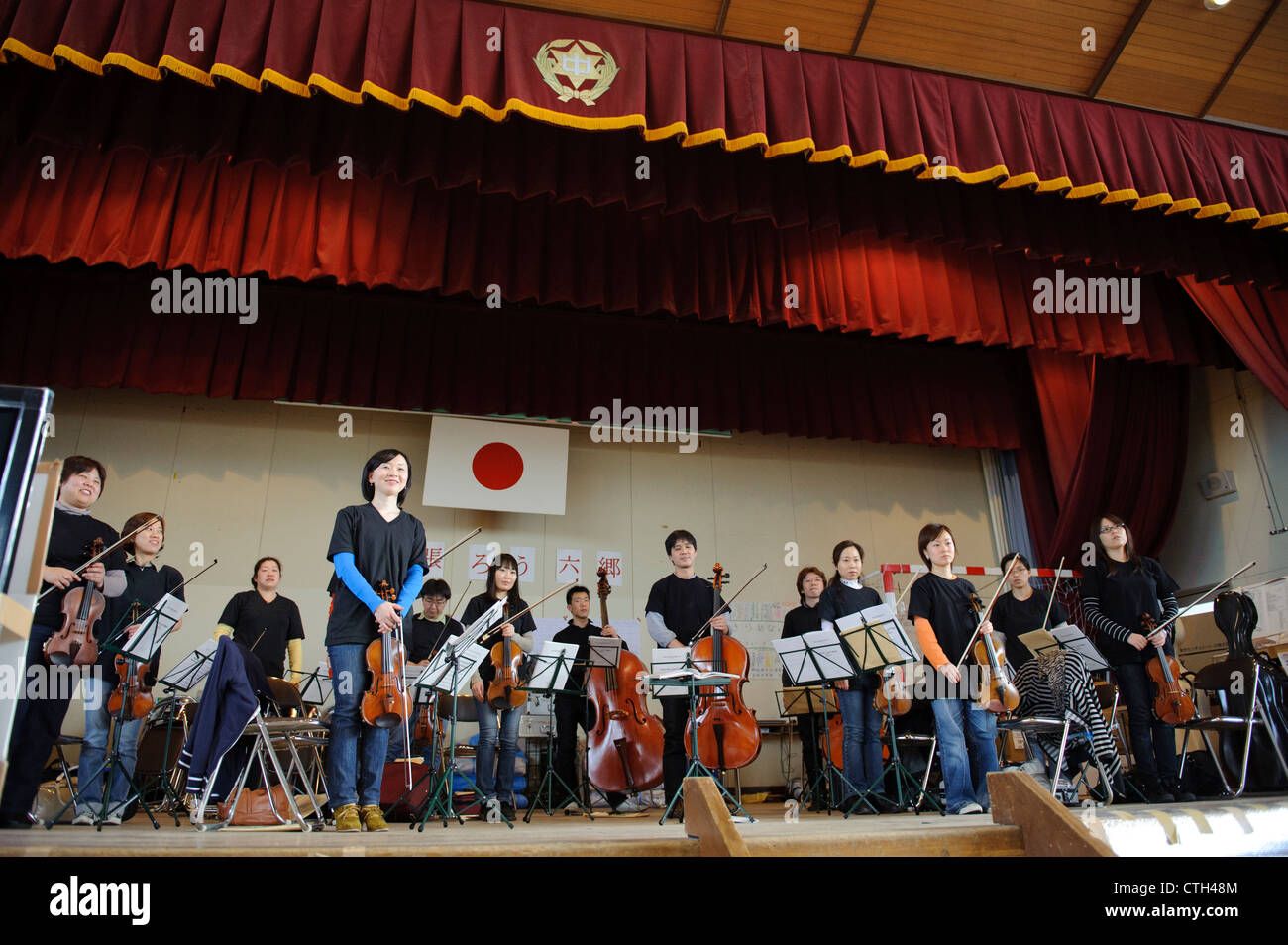 Tokyo sinfonia carità prestazioni, dopo lo tsunami, Sendai, Prefettura di Miyagi, Giappone Foto Stock
