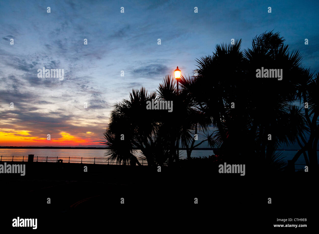 Sunset, Egitto Luce, Il Solent, Cowes, Isle of Wight, England, Regno Unito Foto Stock