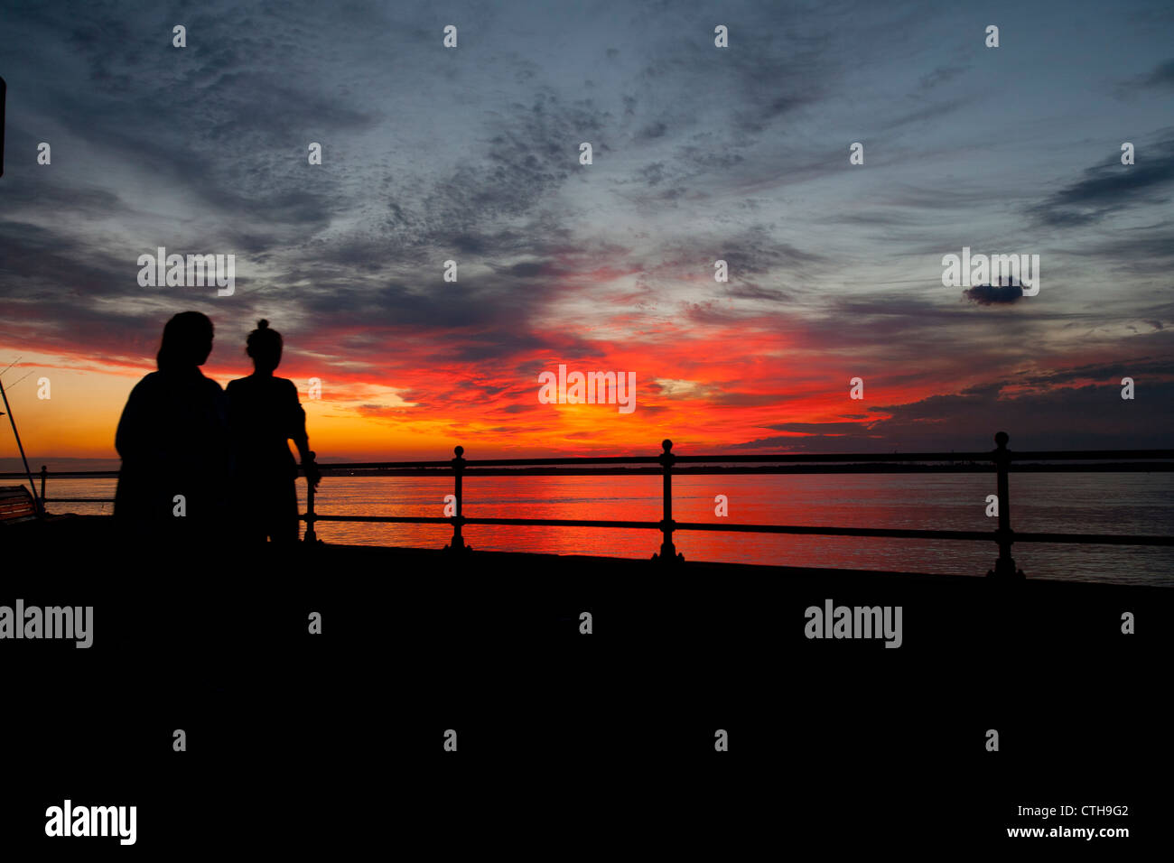 Sunset, Egitto Luce, Il Solent, Cowes, Isle of Wight, England, Regno Unito Foto Stock