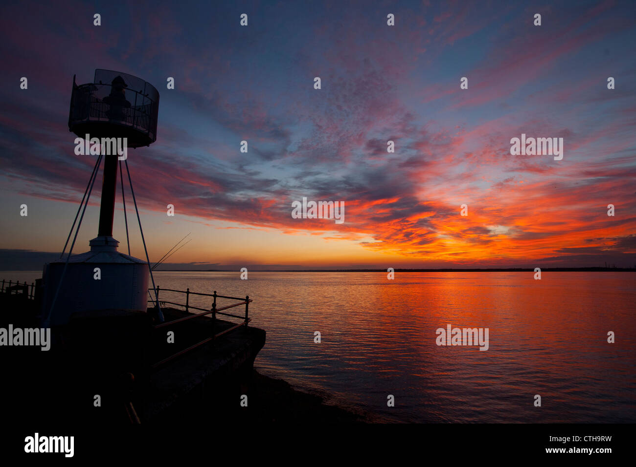Sunset, Egitto Luce, Il Solent, Cowes, Isle of Wight, England, Regno Unito Foto Stock