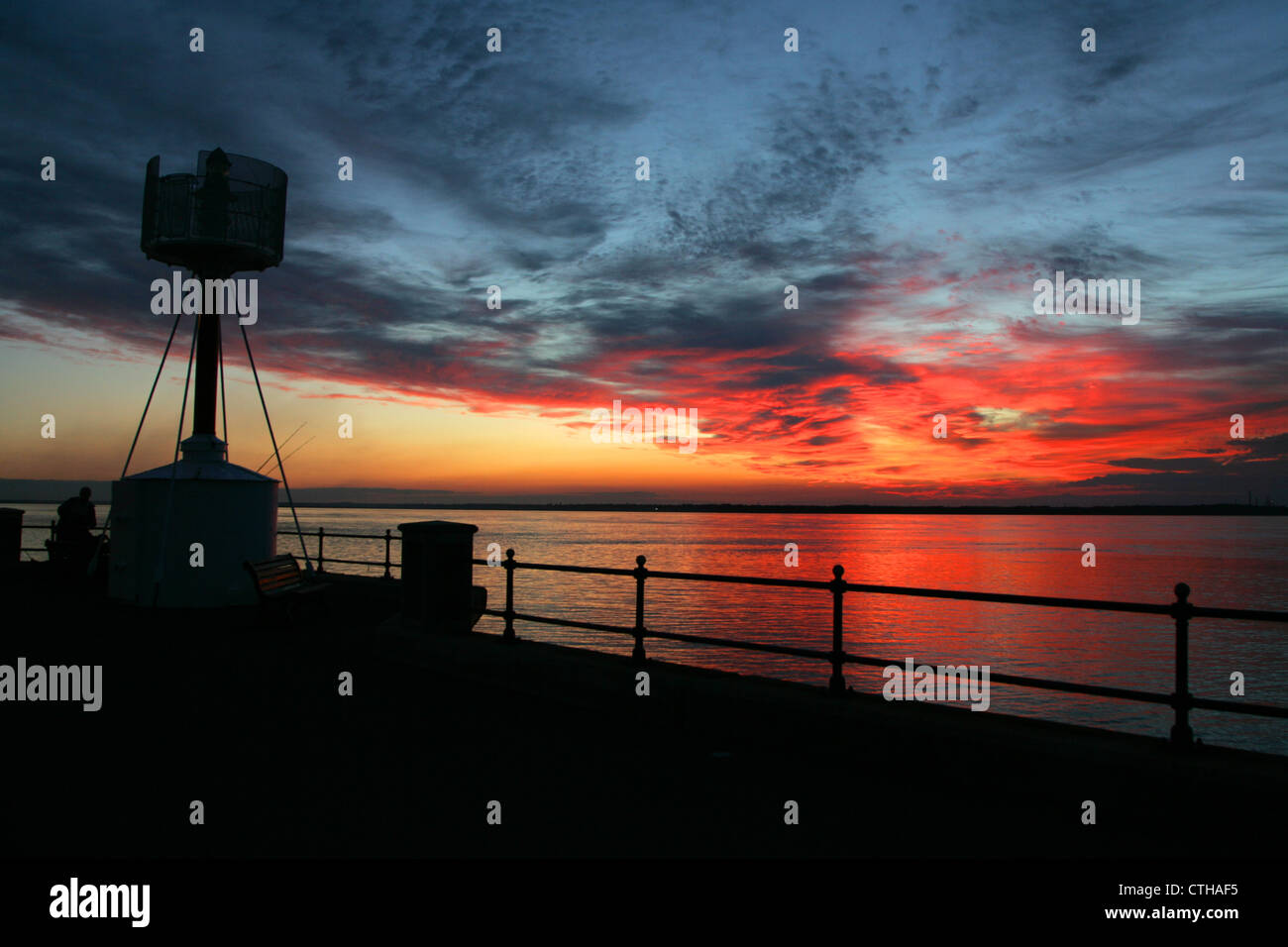 Regno Unito, Inghilterra, Isle of Wight, Cowes, Il Solent, Egitto Luce, Sunset Foto Stock