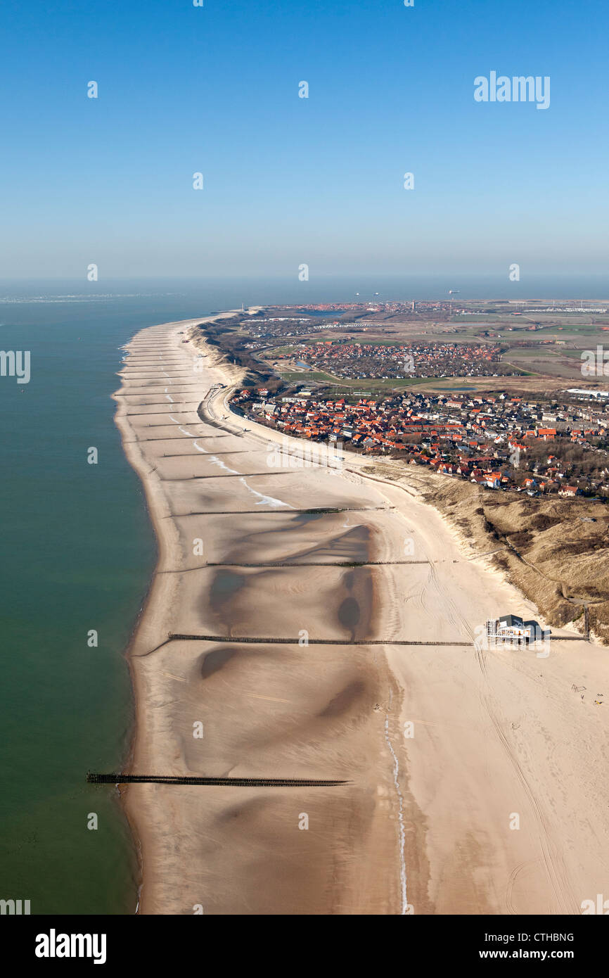 I Paesi Bassi, Zoutelande, Antenna di spiaggia con la bassa marea. Foto Stock