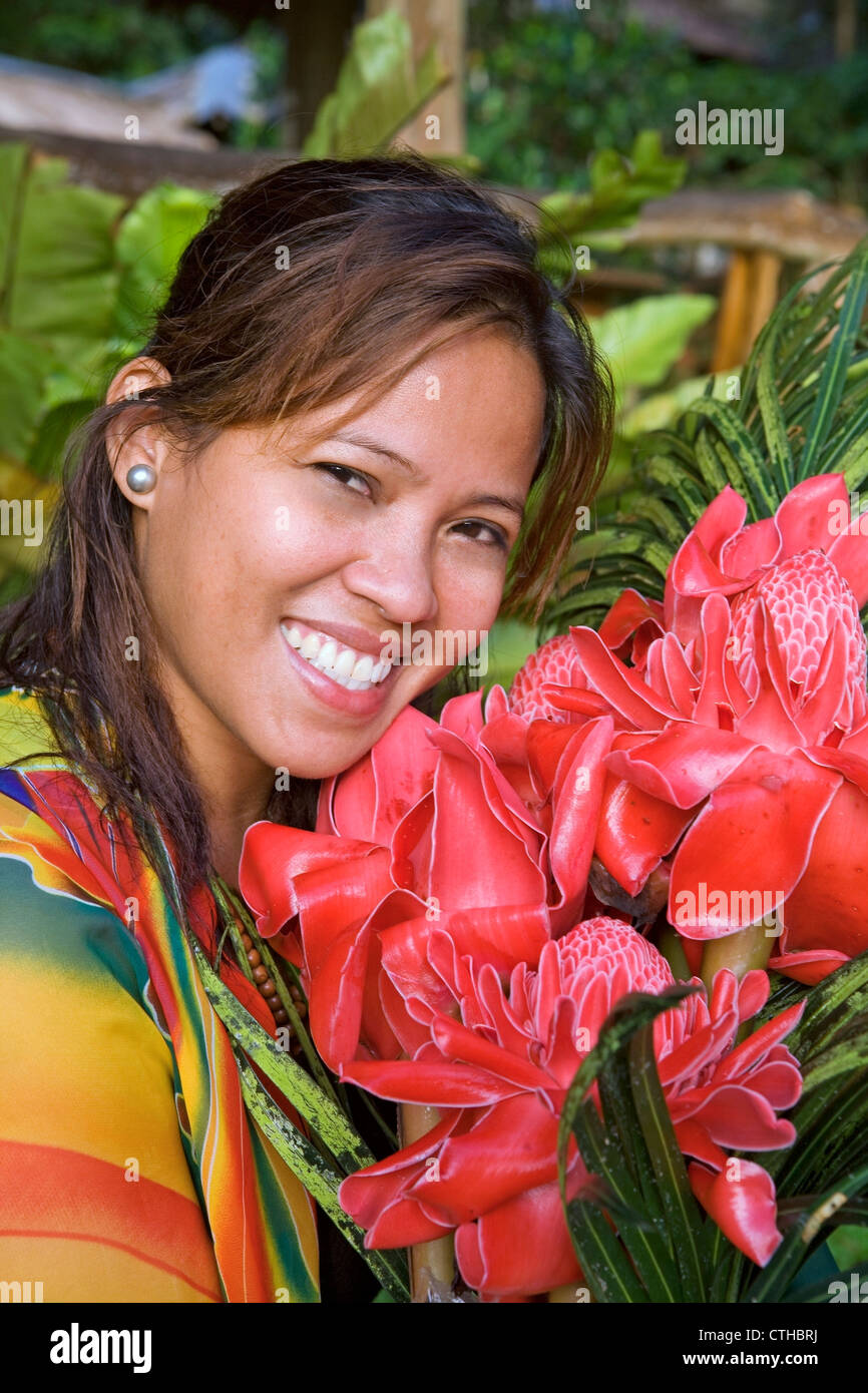 Sorridente, bella donna filippina. Foto Stock