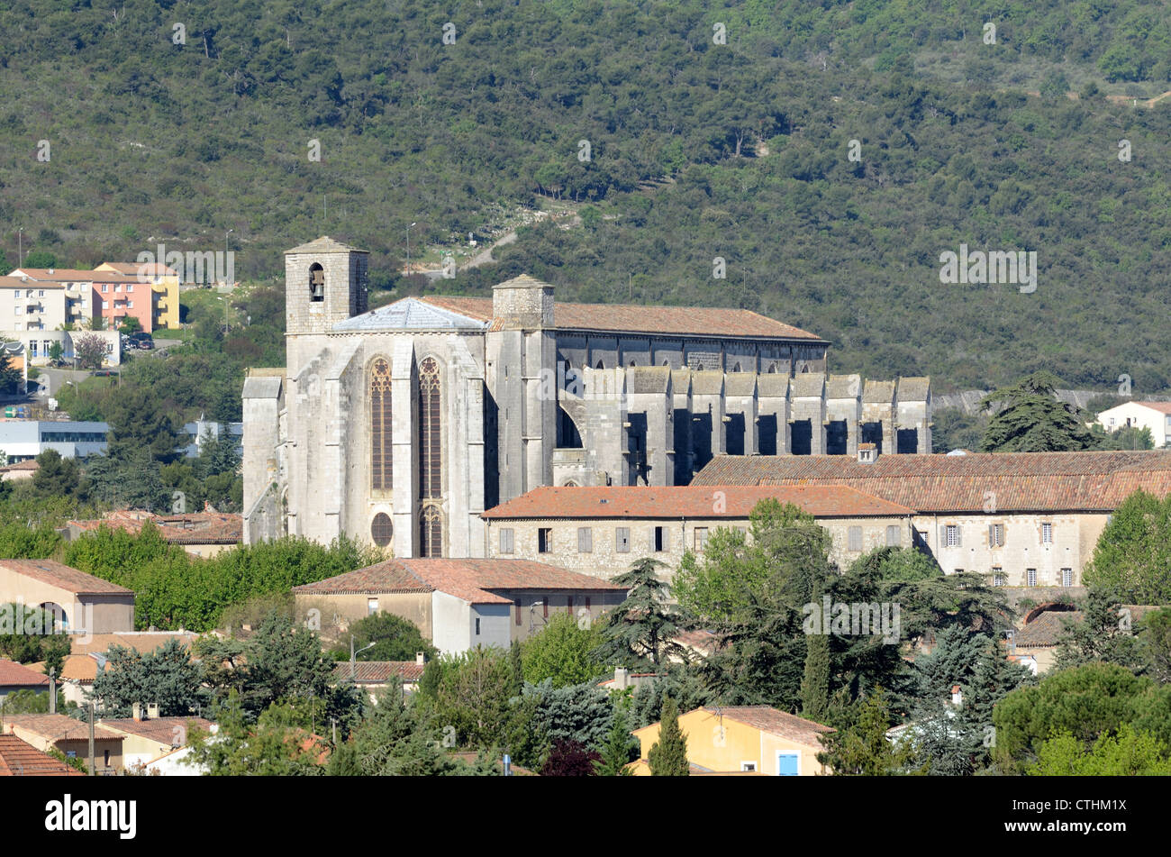 Chiesa o Basilca di Maria di Magdala e vista sulla città di Saint-Maximin-la-Sainte-Baume Var Département Provence Francia Foto Stock