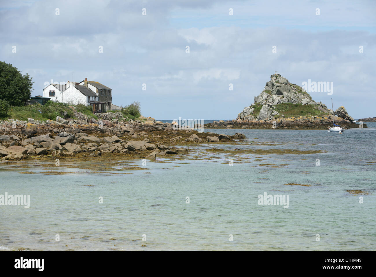 Anneka's Quay, il Bar, Norrard, Bryher e il nuovo porto di Grimsby Tresco opposta Isole Scilly Isole Scilly Cornwall Inghilterra Foto Stock