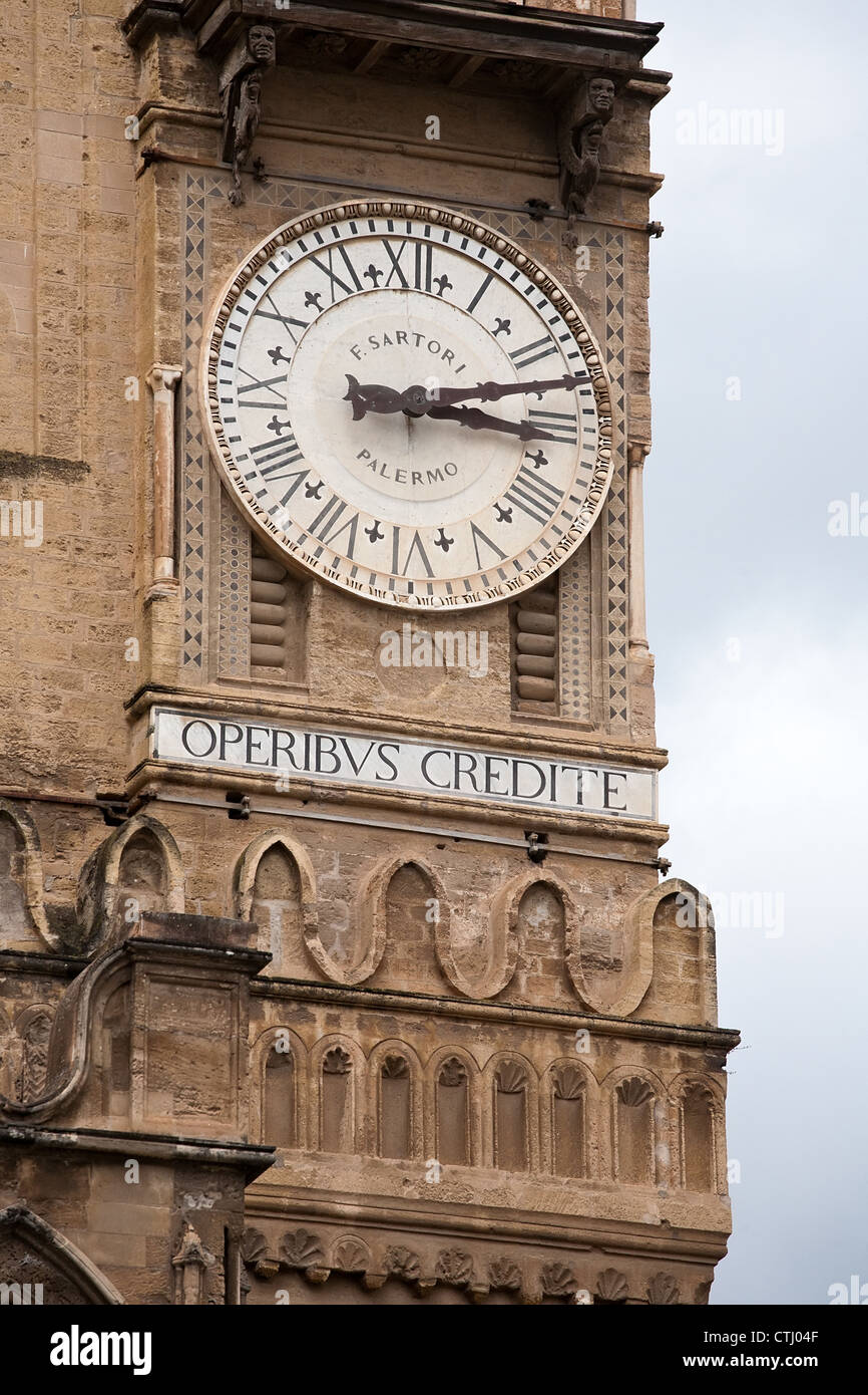 Grande Orologio della Cattedrale di Palermo torre, Cattedrale di Vergine Assunta, Madre Chiesa, Sicilia, Italia Foto Stock