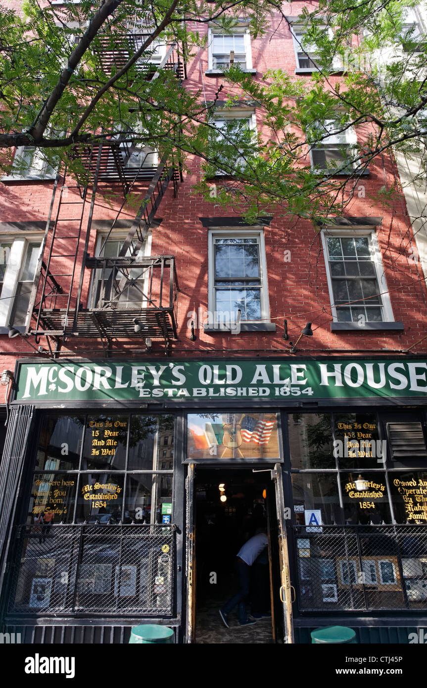 Mc Sorley's Old Ale House fondata 1854, Manhattan, New York Foto Stock