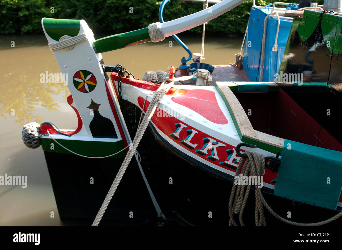 Narrowboat tradizionale 'Ilkeston' sul Grand Union Canal a Braunston. Foto Stock