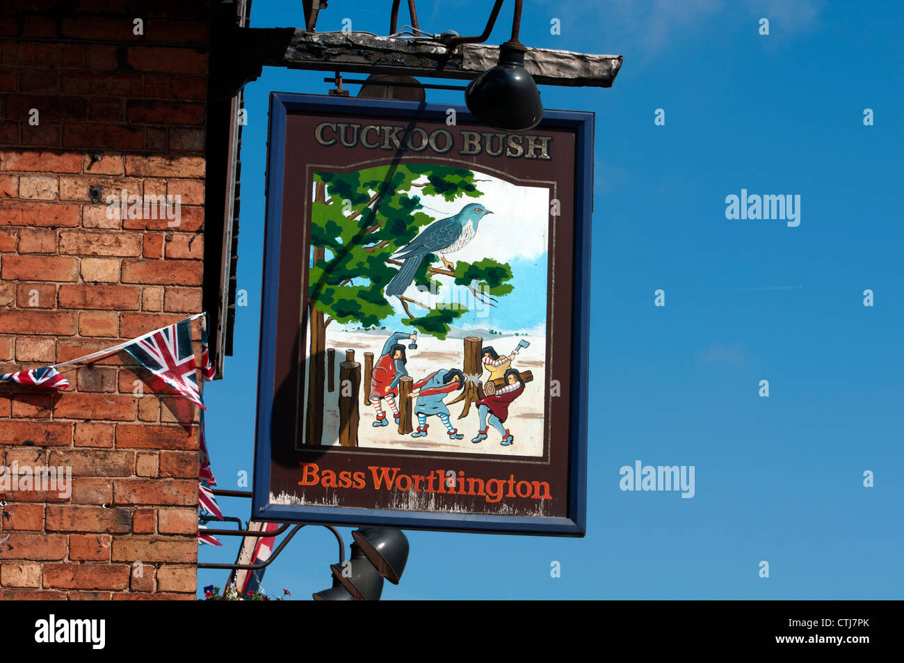 Il cuculo Bush pub segno, Gotham, Nottinghamshire, Regno Unito Foto Stock