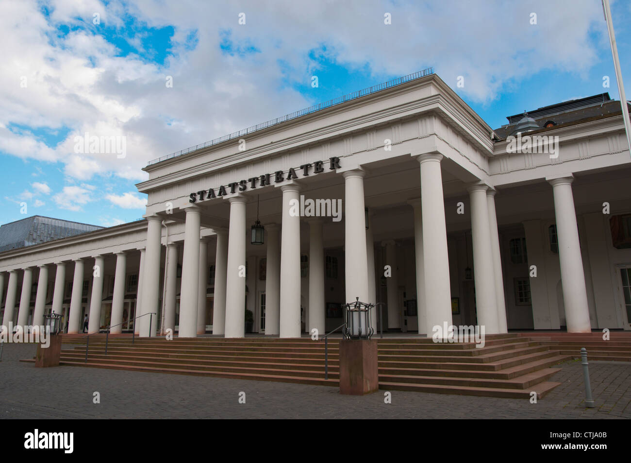 Hessisches Staatstheater a Bowling Green lato Wiesbaden città stato di Hesse Germania Europa Foto Stock