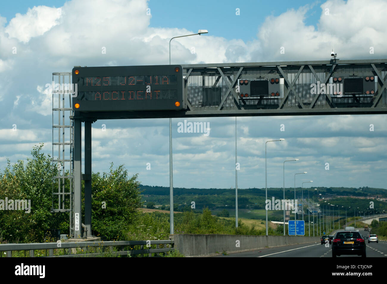 Autostrada Overhead Gantry Dot Matrix Informazioni registrazione UK Foto Stock