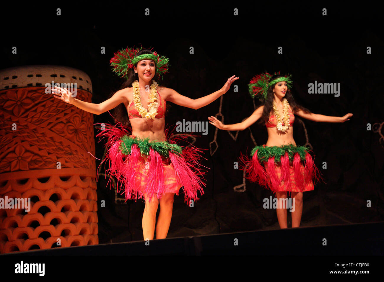 Ballerini di Hula a luau Hawaiiano Foto Stock