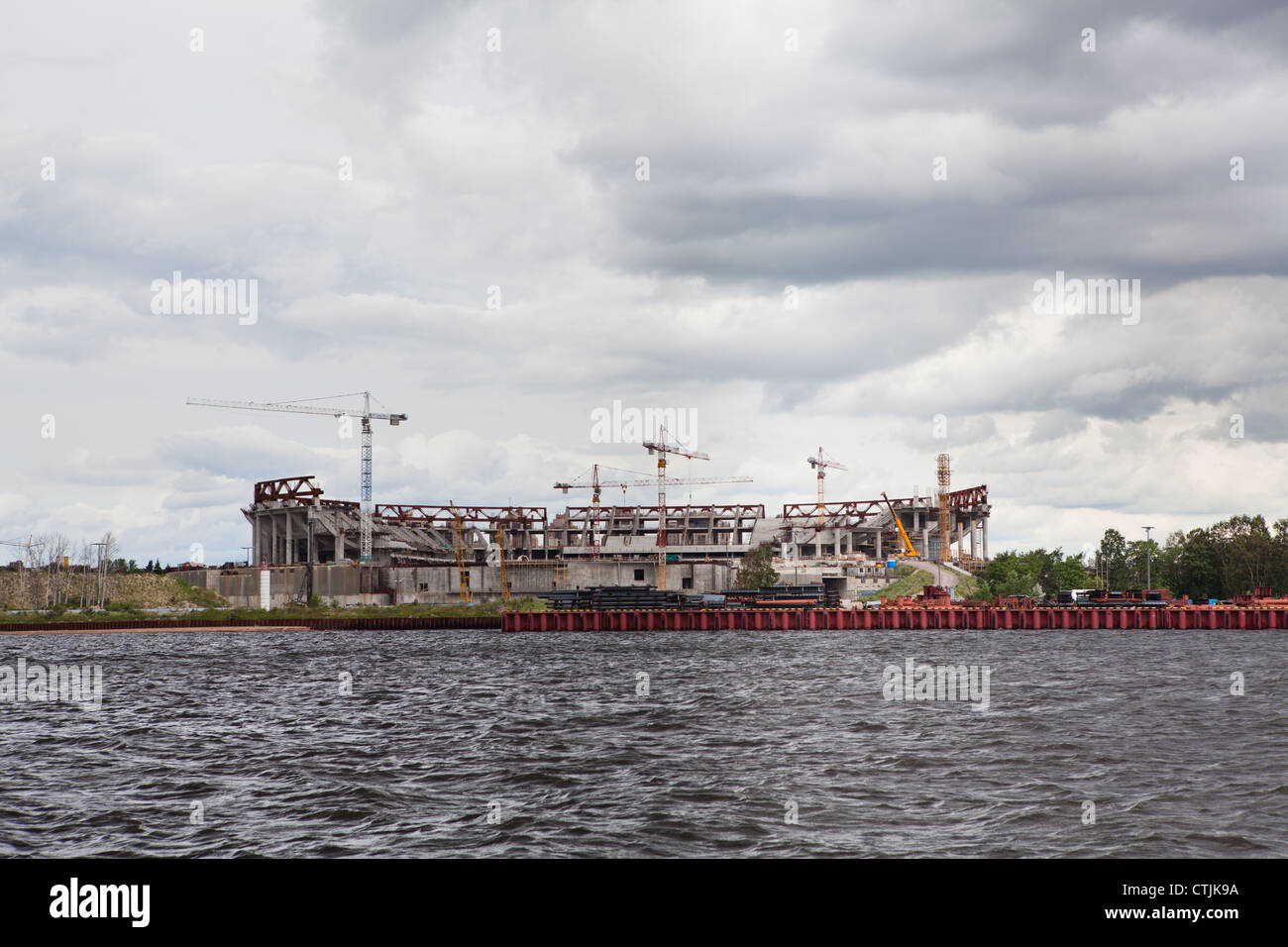 Costruzione di un nuovo stadio di calcio sull isola Krestovsky, San Pietroburgo, Russia, 2012 Foto Stock