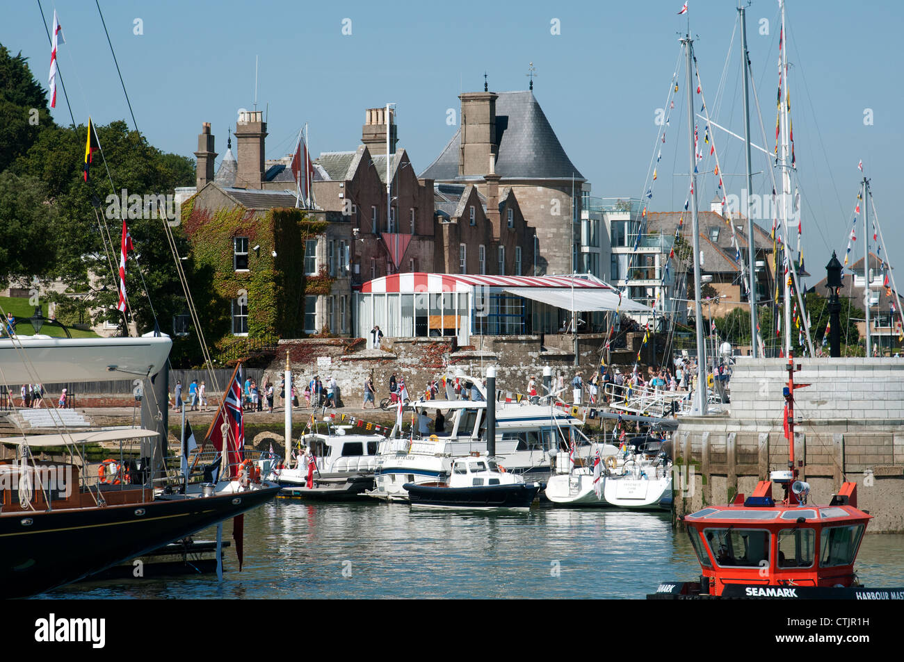 Il Royal Yacht Squadron a Cowes Isle of Wight England Regno Unito Foto Stock