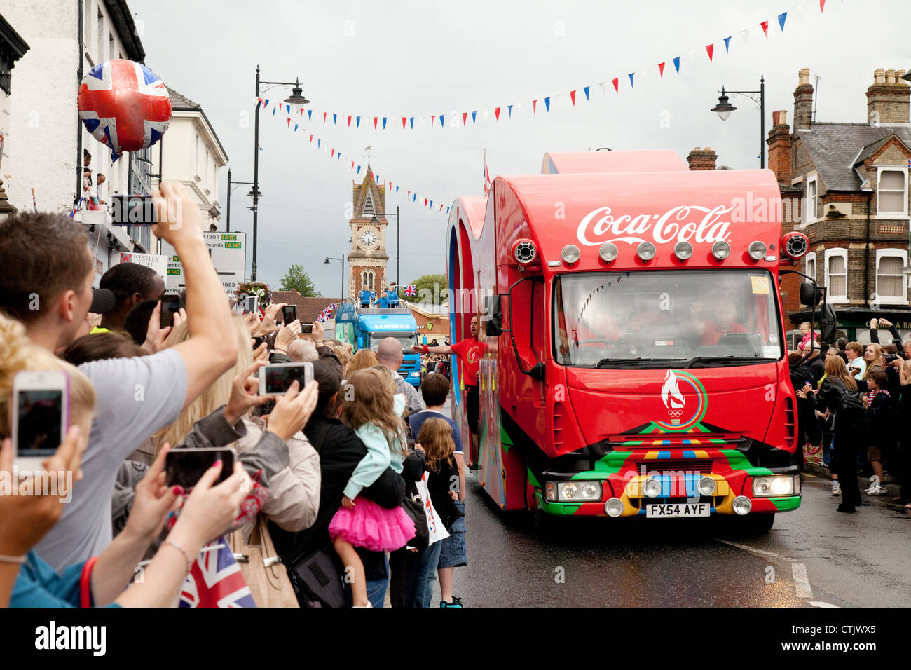 Coca cola 2012 Olympic sponsor camion al relè di torcia Newmarket Suffolk East Anglia UK Foto Stock
