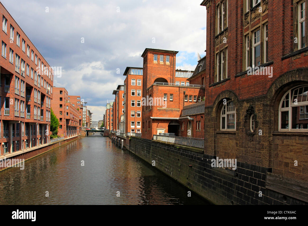 Germania, città anseatica di Amburgo, costruzione di mattoni sul Herrengrabenfleet Foto Stock