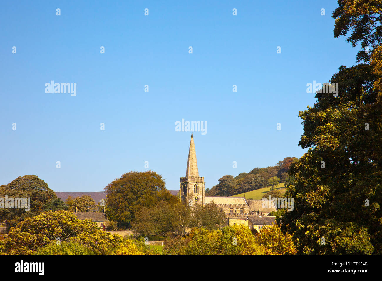 Hathersage chiesa parrocchiale nel Parco Nazionale di Peak District Derbyshire England Regno Unito Foto Stock