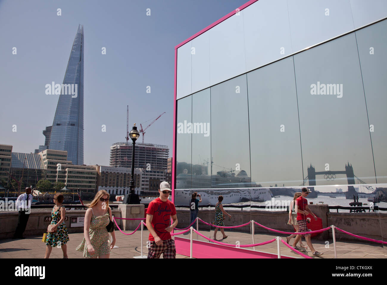 Padiglione francese sul Tamigi durante Olimpiadi di Londra 2012 Foto Stock