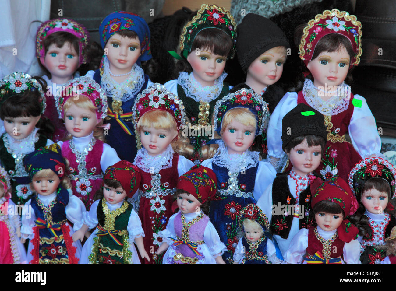Bambole di souvenir in un negozio di articoli da regalo nella crusca, Transilvania, Romania Foto Stock