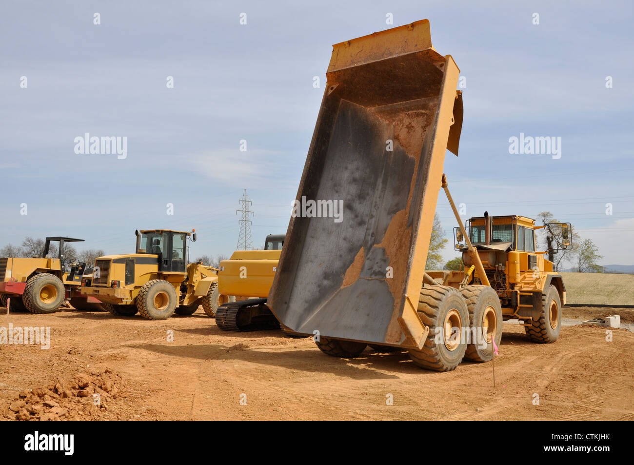 Autocarro con cassone ribaltabile, un tipo di costruzione veicolo utilizzato in scavi Foto Stock