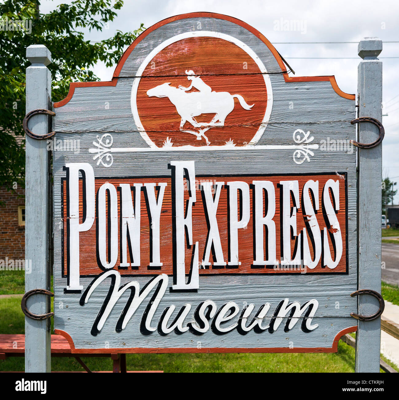 Segno al di fuori del Pony Express Museum, San Giuseppe, Missouri, Stati Uniti d'America Foto Stock