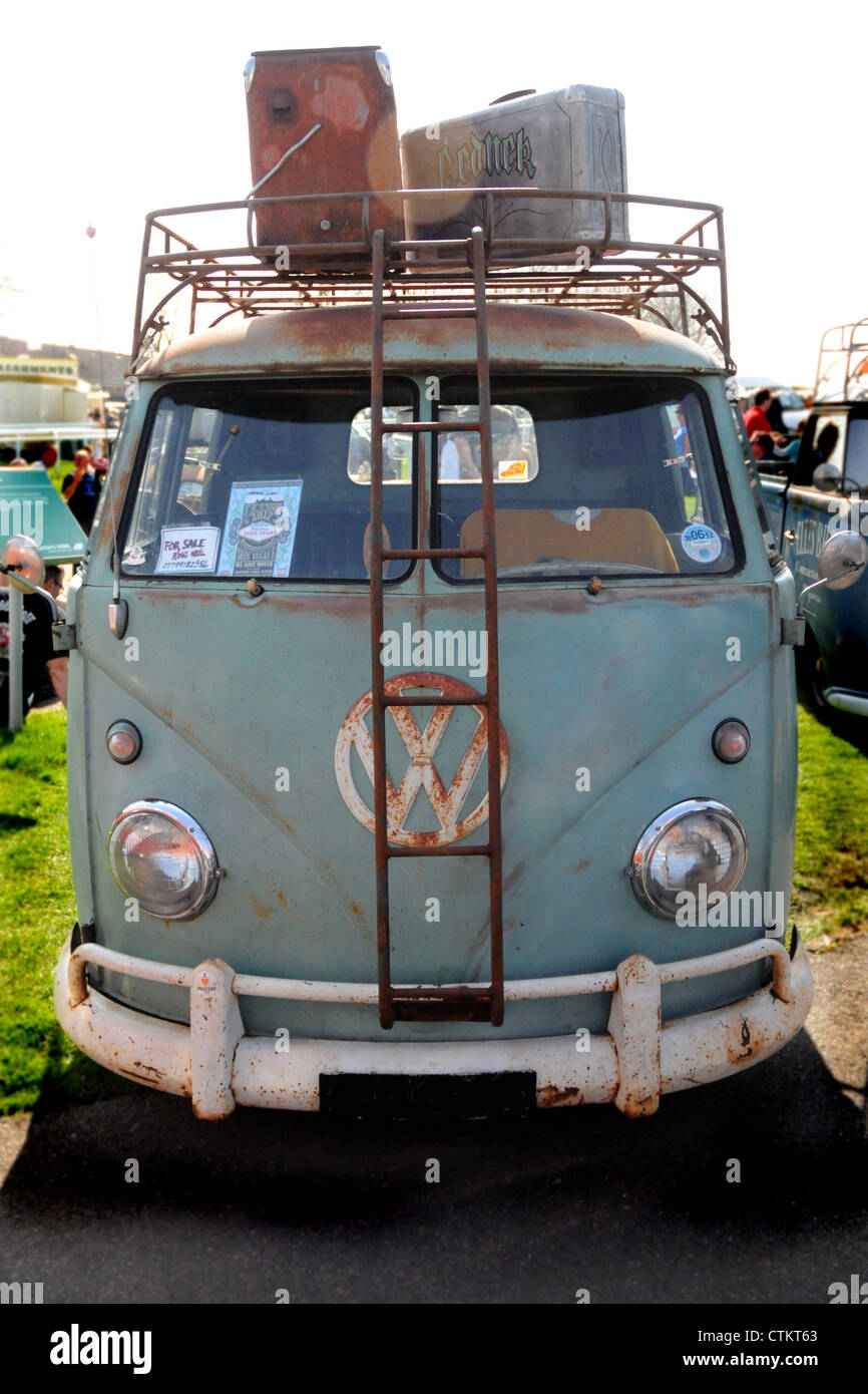 Volkswagon vw split screen bus hippy con patina ruggine Foto Stock
