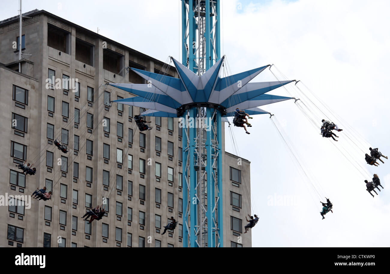 Star Flyer Fairground Ride su Londra Banca del Sud Foto Stock