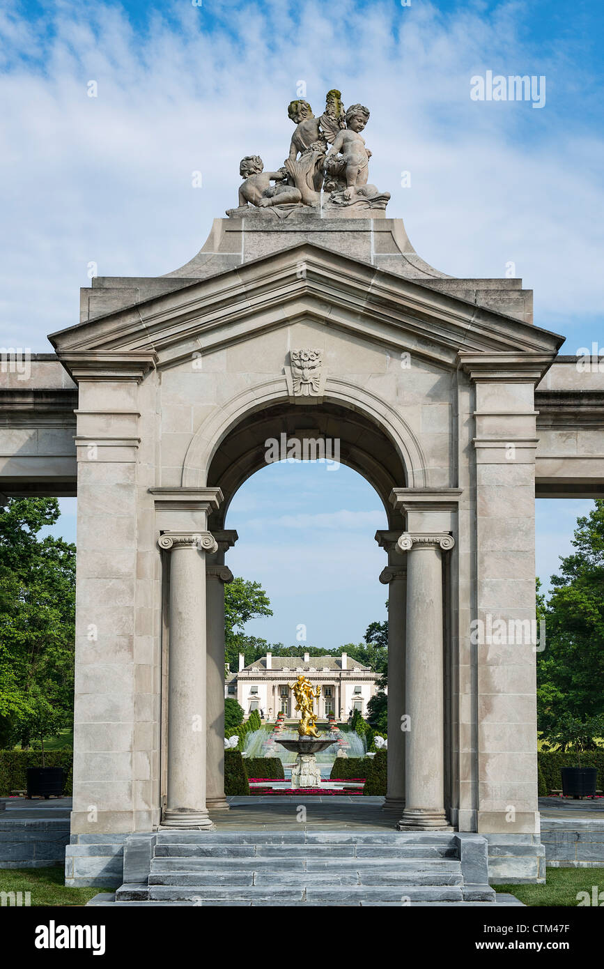 Il colonnato, Nemours Mansion e giardini, Wilmington, Delaware, STATI UNITI D'AMERICA Foto Stock