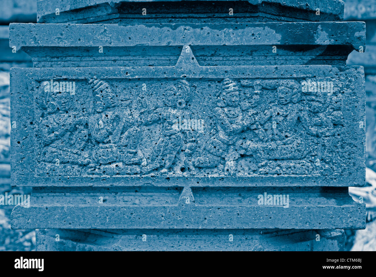 Il carving a Shri bhiravnath tempio del Signore Shiva a Kikli, Maharashtra, India Foto Stock
