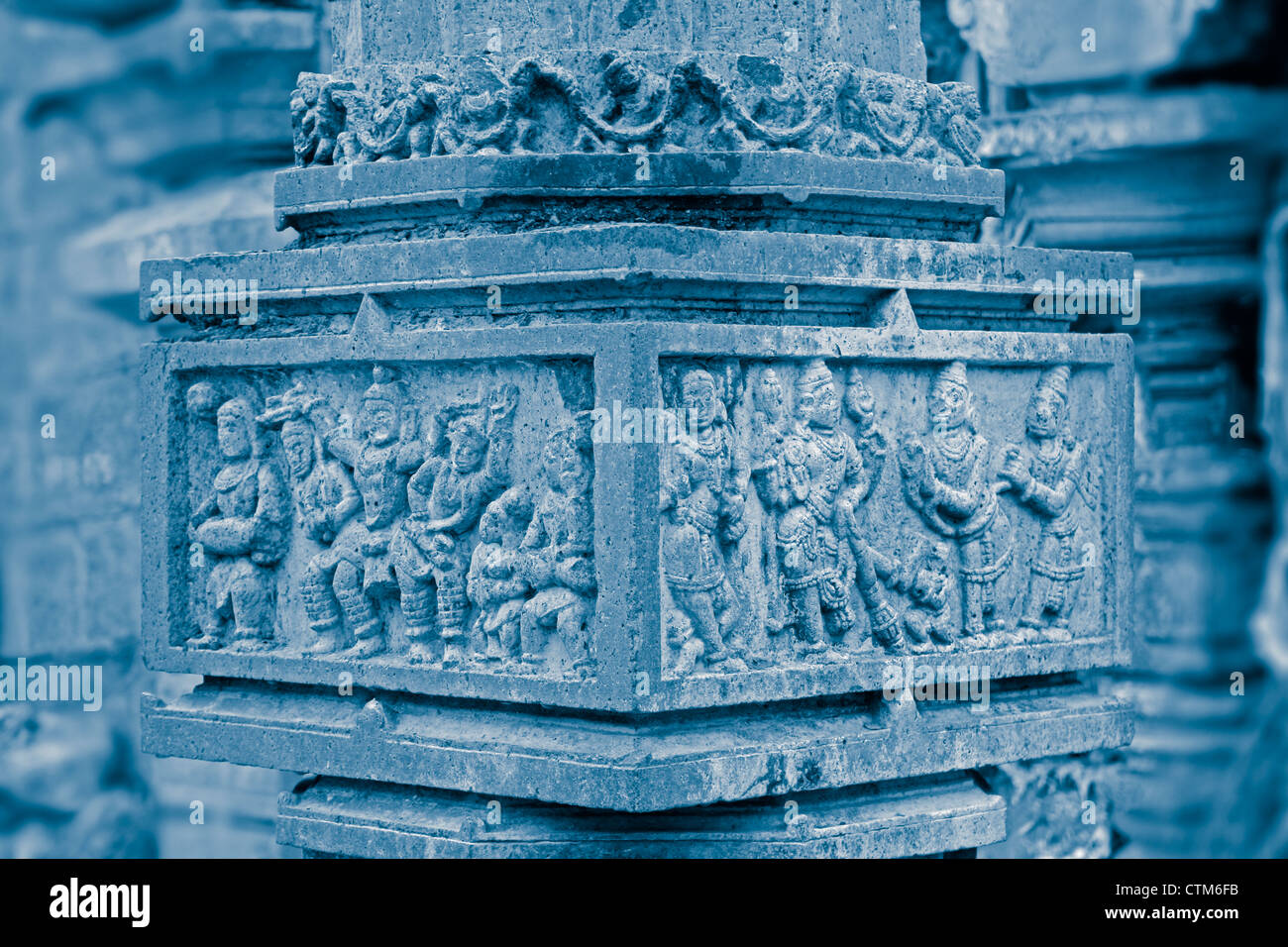 Il carving a Shri bhiravnath tempio del Signore Shiva a Kikli, Maharashtra, India Foto Stock