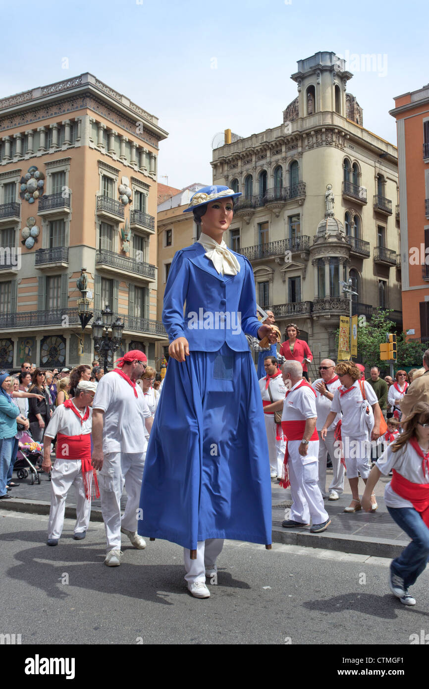 Barcellona, Spagna. La processione dei giganti o Cabezudos. Foto Stock