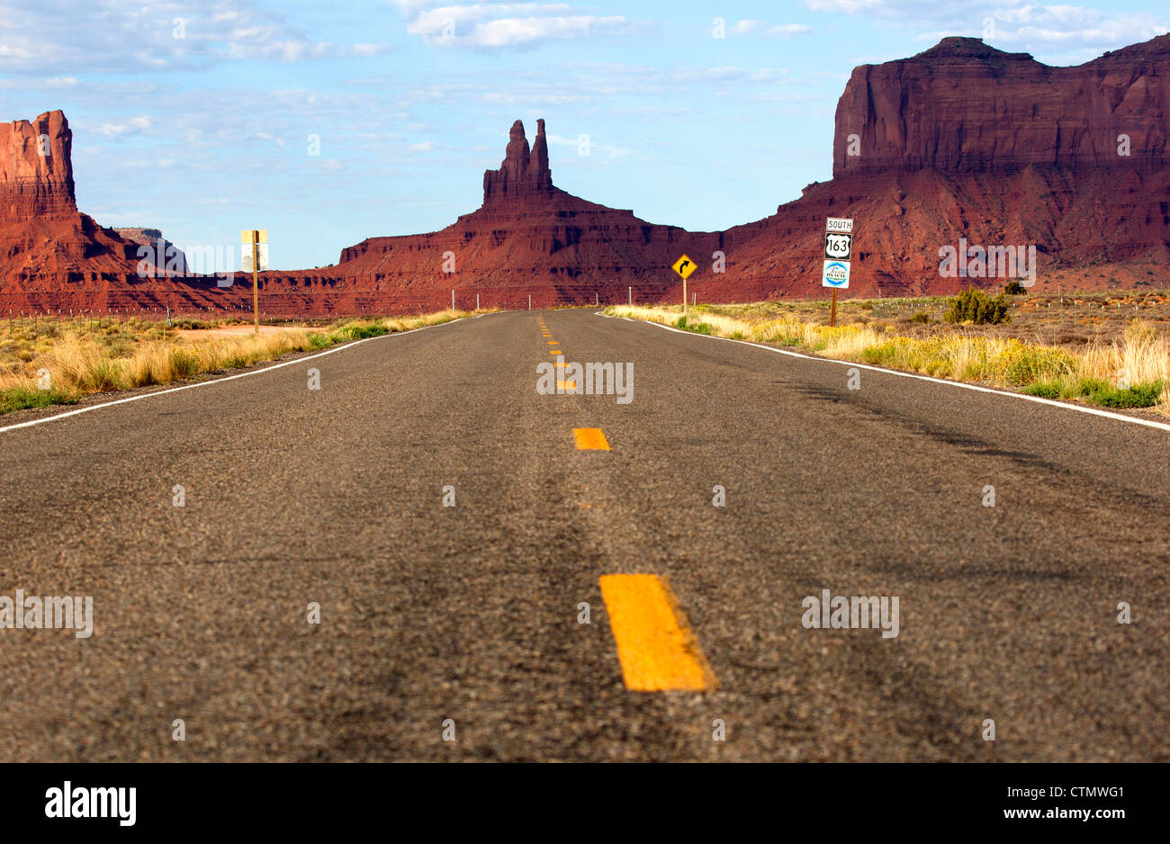 Il Monument Valley Tribal Park, Nabajo Nazione, Arizona/Utah, Stati Uniti d'America. Foto Stock