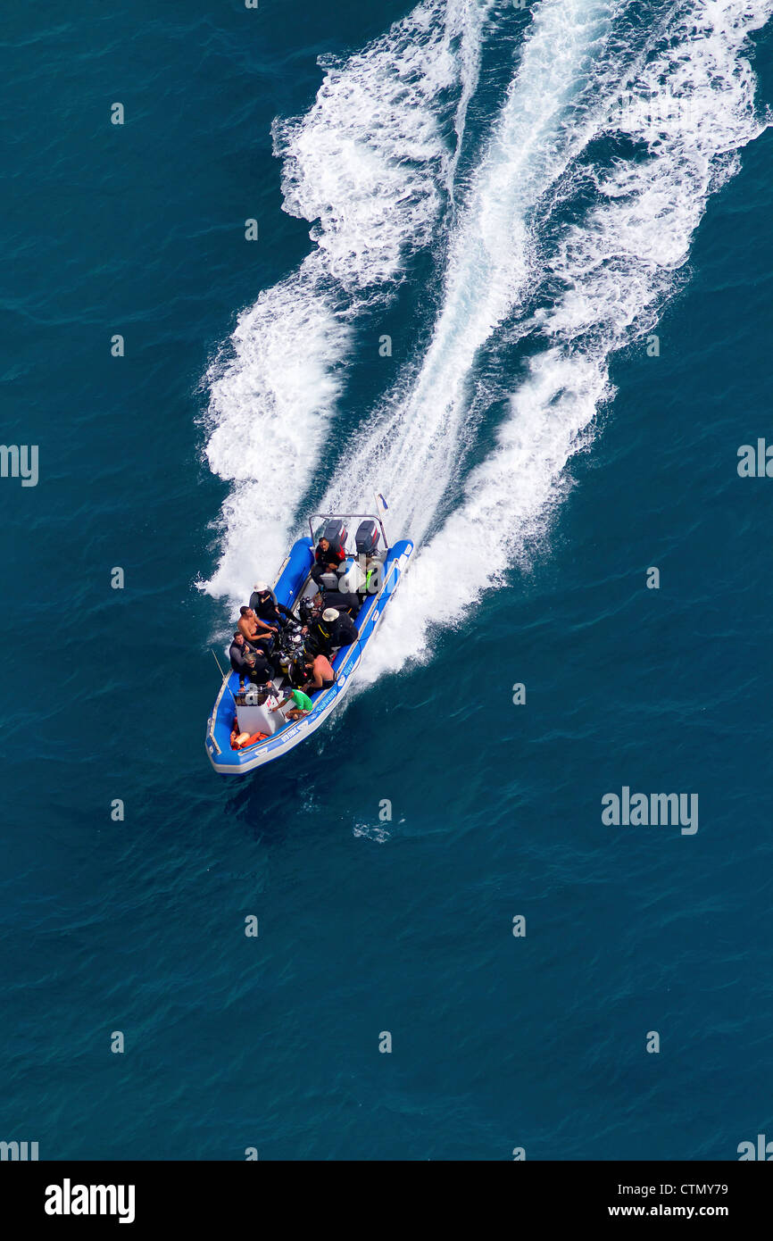 Barca con subacquei nella baia di Sodwana potete, Kwa Zulu Natal, Sud Africa Foto Stock