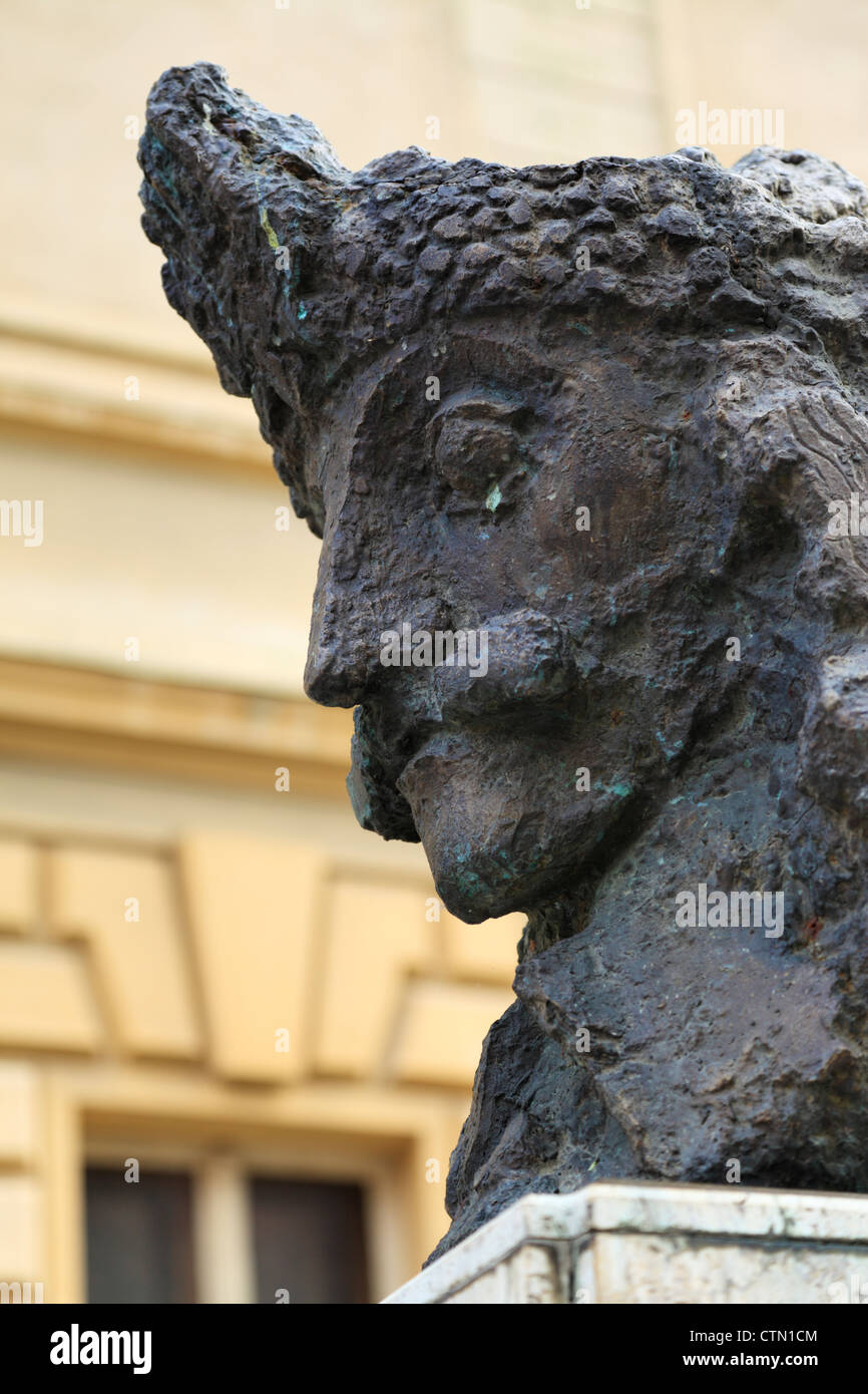 Busto di Vlad Tepes III, Principe della Valacchia (1431-1476) noto anche come Draculea o Vlad l'Impalatore in Sighisoara, Romania Foto Stock