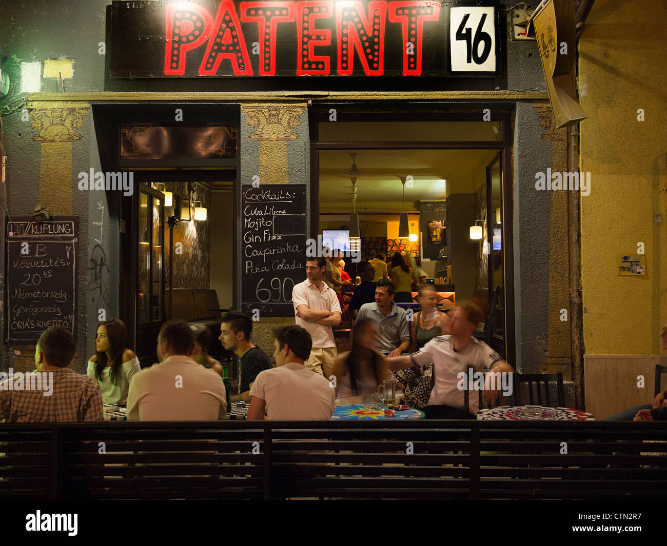 La vita notturna di Budapest, Budapest, Ungheria, Europa orientale Foto Stock