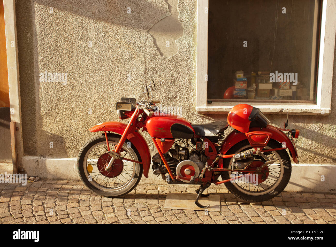 Vintage Moto Guzzi Moto, Entracque, Italia Foto Stock