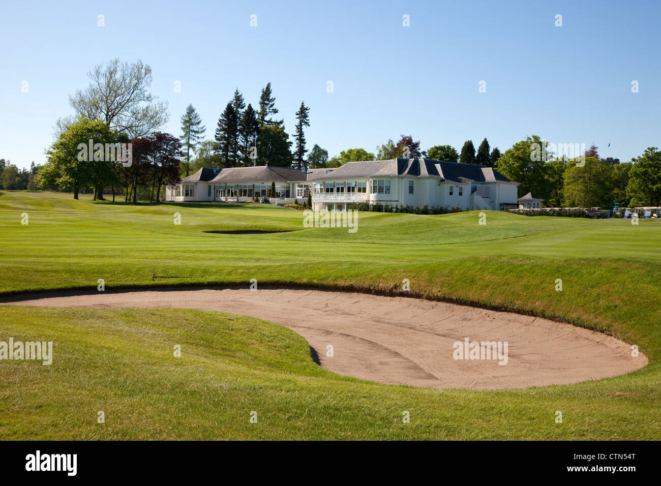 Xviii fairway, Kings Course, Gleneagles con la casa Dormie ristorante e camere Club a Gleneagles, Scozia, Regno Unito, Gran Bretagna Foto Stock