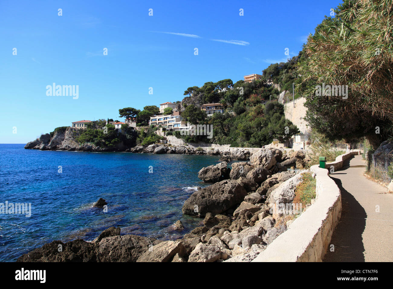 Sentiero costiero, Cap d Ail, Cote d Azur, in Provenza Costa Azzurra, Mediterraneo, Francia, Europa Foto Stock