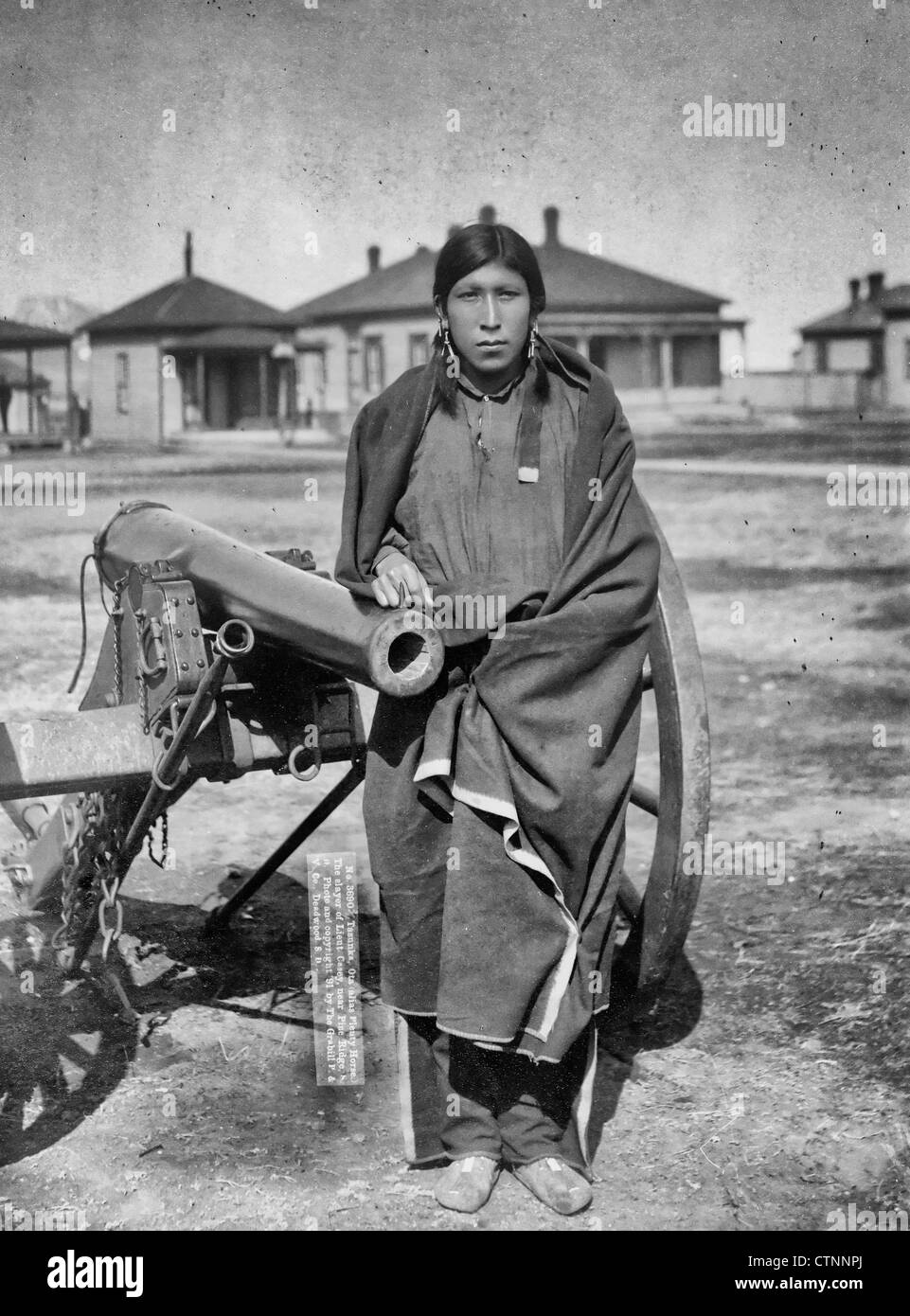 Tasunka, Ota (alias molti cavalli, la cacciatrice di tenente Casey, vicino a Pine Ridge in Sud Dakota, circa 1891 Foto Stock