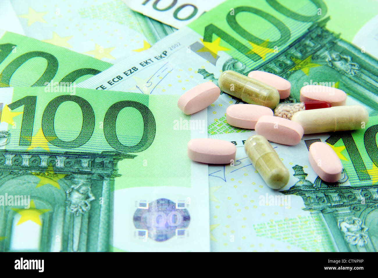 Un concetto di costose cure sanitarie. Foto Stock