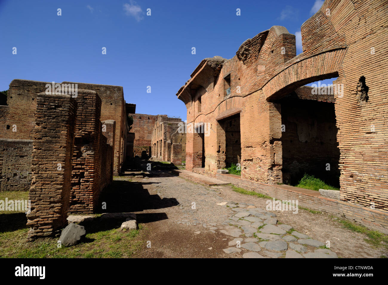 Italia, Roma, Ostia antica strada della casa di Diana Foto Stock