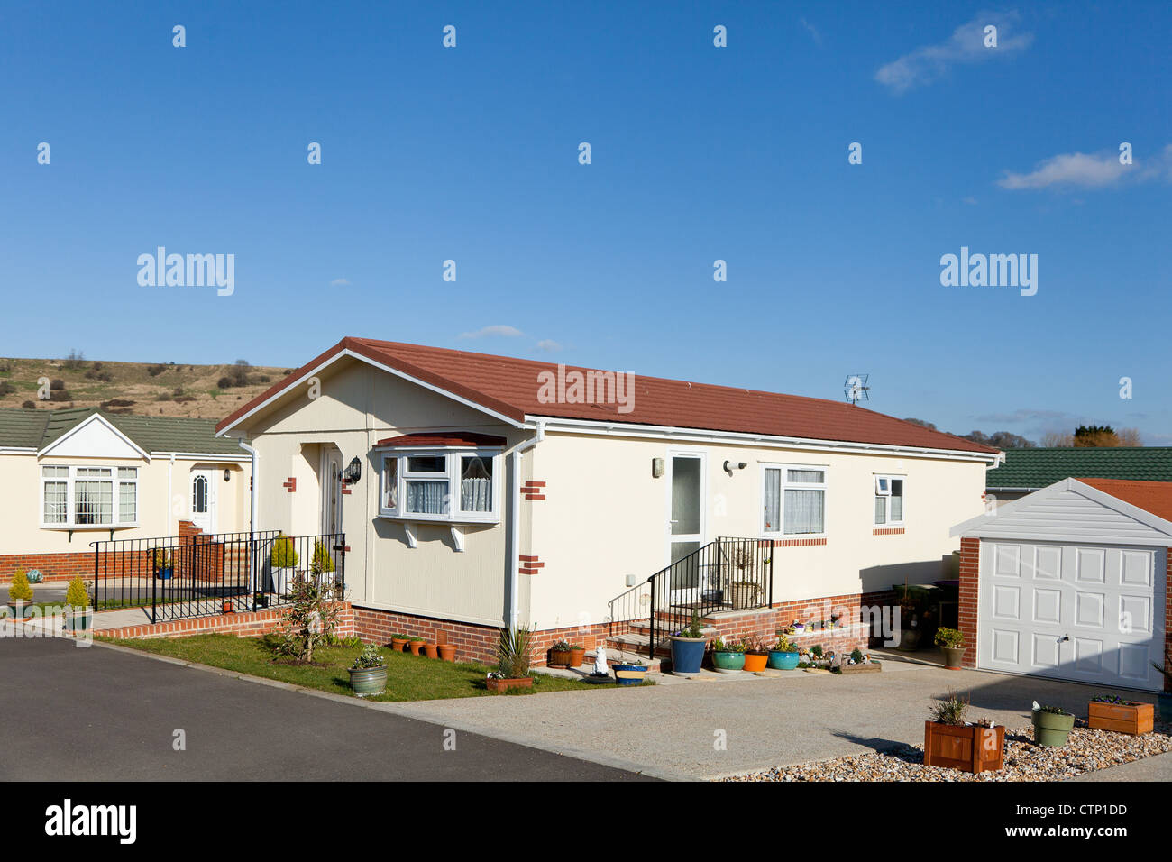 Residenziale parco mobile home estate. Generalmente questo tipo di caravan park station wagon è per i proprietari di casa oltre all'età di cinquant'anni. Foto Stock