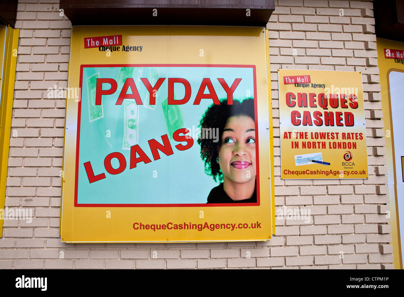 Payday Loan Company, il centro commerciale agenzia di controllo, arcata Londra Foto Stock