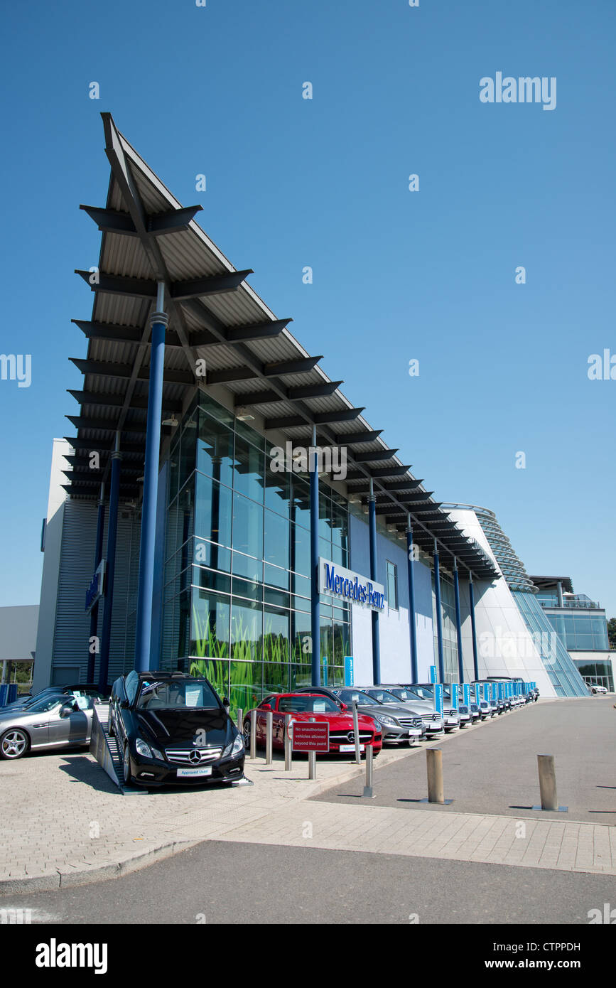 Mercedes-Benz World. Brooklands, Weybridge, Surrey, England, Regno Unito Foto Stock