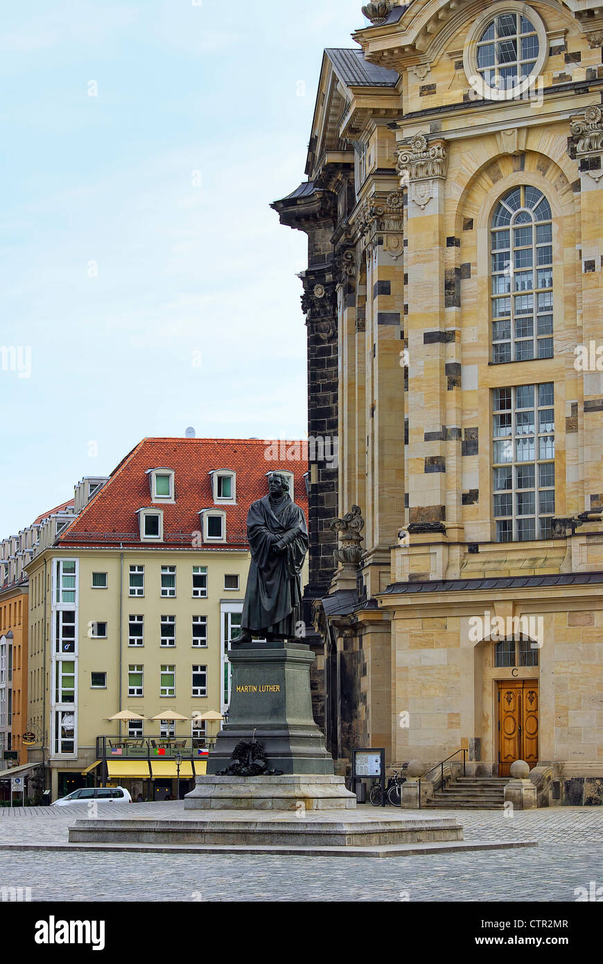 Martin Luther memorial davanti alla chiesa Frauenkirche di Dresda, in Germania, in Europa. Foto Stock